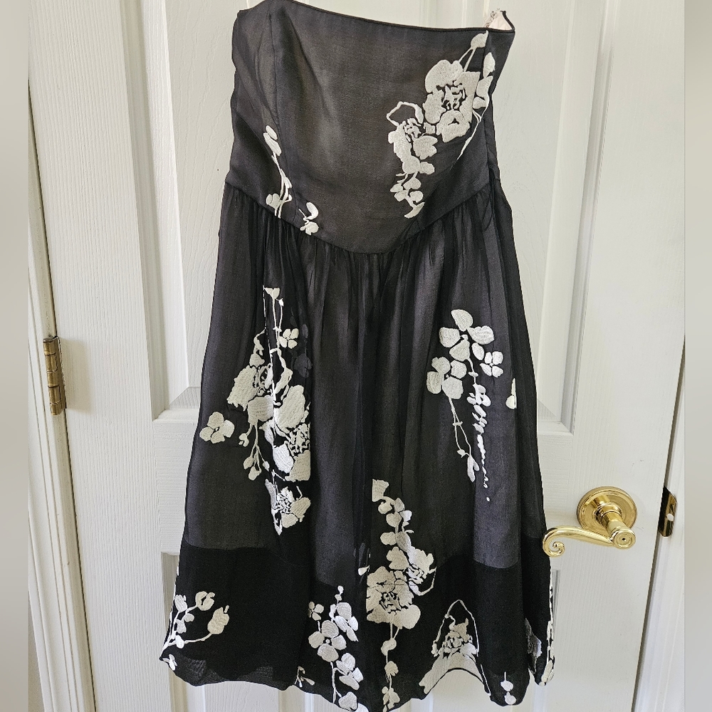 White house, black market floral dress